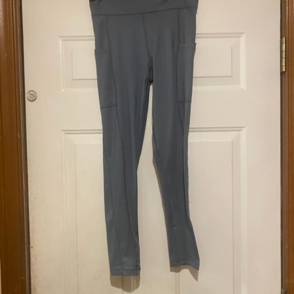 Gray High-Waisted Leggings